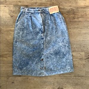 3/$15 - BONGO retro high waisted jean skirt